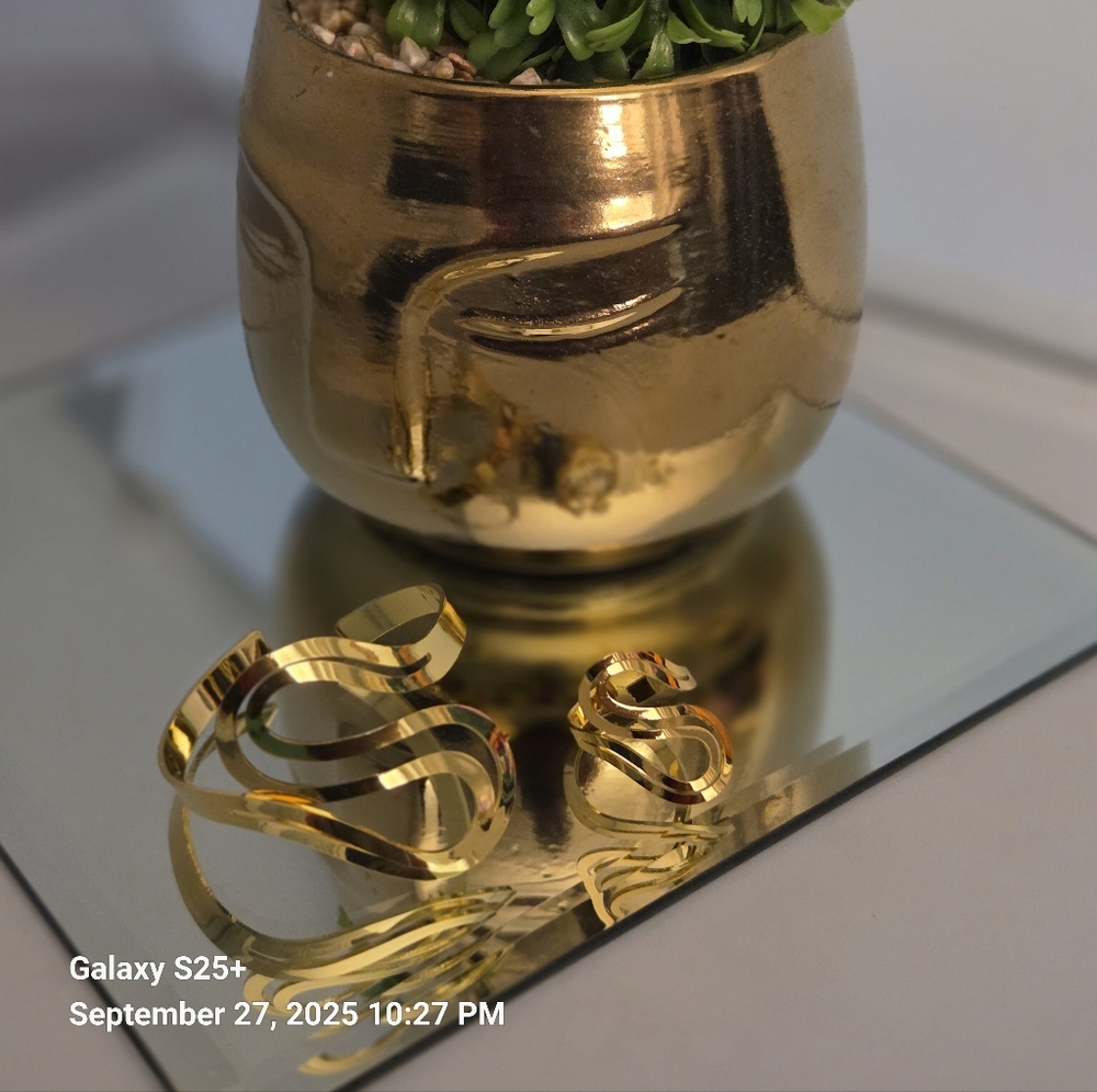 Elegant Gold Tone Bracelet and Ring Set